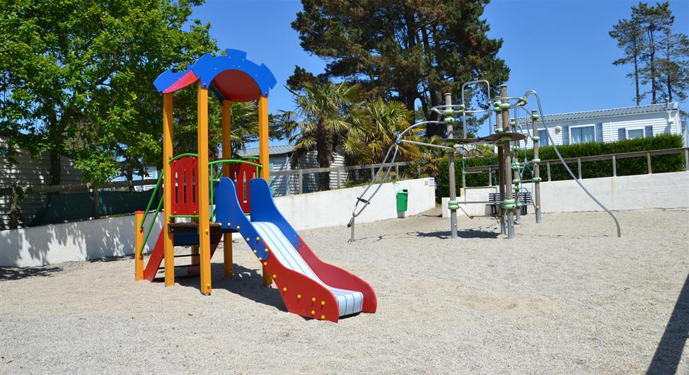 Camping Trébeurden - playground and slide  - Camping Armor Loisirs