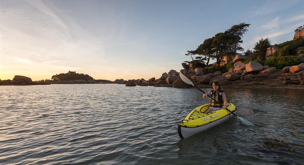 Camping close to beaches and water sports on the pink granite coast  - Camping Armor Loisirs