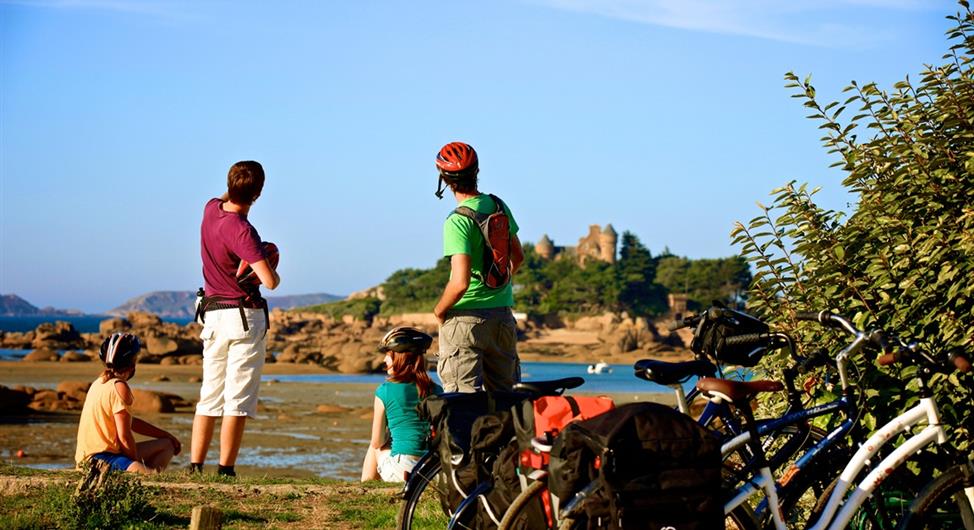 Walks and hikes around Camping Côte de Granit Rose - Camping Armor Loisirs