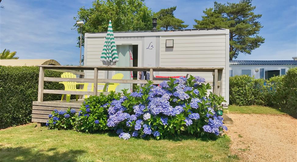 1-bedroom mobile home at the 3-star Armor Loisirs campsite in Trébeurden, rental of pitches, mobile homes and chalets, indoor swimming pool campsite on the Pink Granite Coast near Perros Guirec-Côtes d'Armor-Bretagne - Camping Armor Loisirs