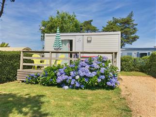 1-bedroom mobile home at the 3-star Armor Loisirs campsite in Trébeurden, rental of pitches, mobile homes and chalets, indoor swimming pool campsite on the Pink Granite Coast near Perros Guirec-Côtes d'Armor-Bretagne - Camping Armor Loisirs