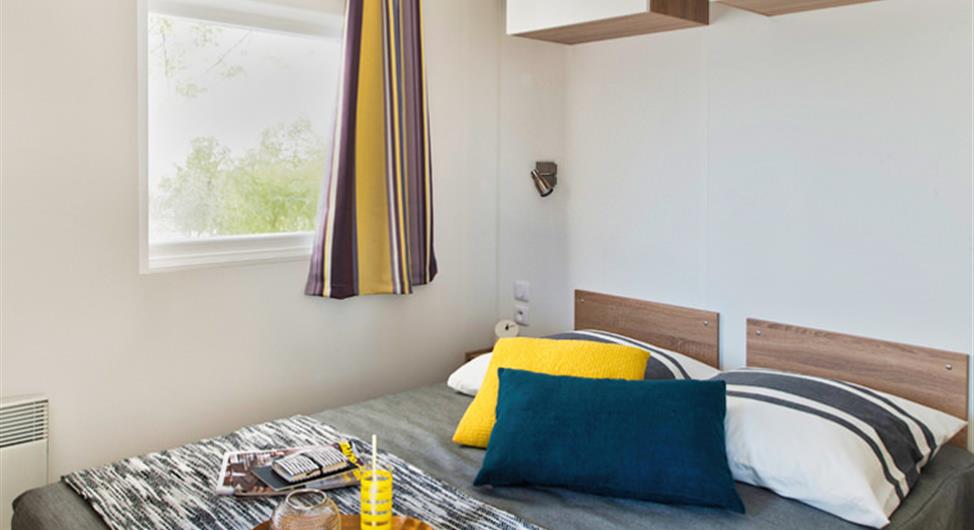 1-bedroom mobile home at the 3-star Armor Loisirs campsite in Trébeurden, rental of pitches, mobile homes and chalets, indoor swimming pool campsite on the Pink Granite Coast near Perros Guirec-Côtes d'Armor-Bretagne - Camping Armor Loisirs