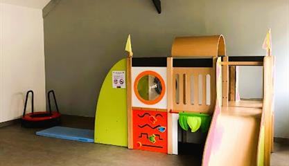 indoor play area for toddlers at armor loisirs trebeurden campsite - Camping Armor Loisirs